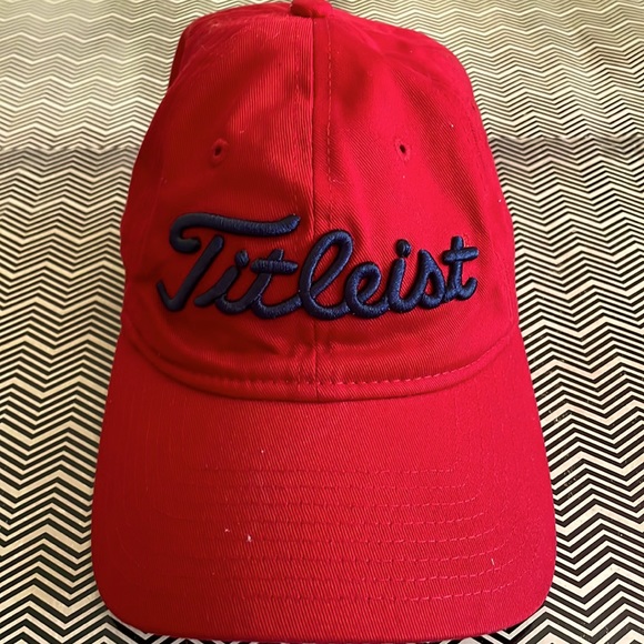 Titleist Other - Dope Titleist Adjustable Hat